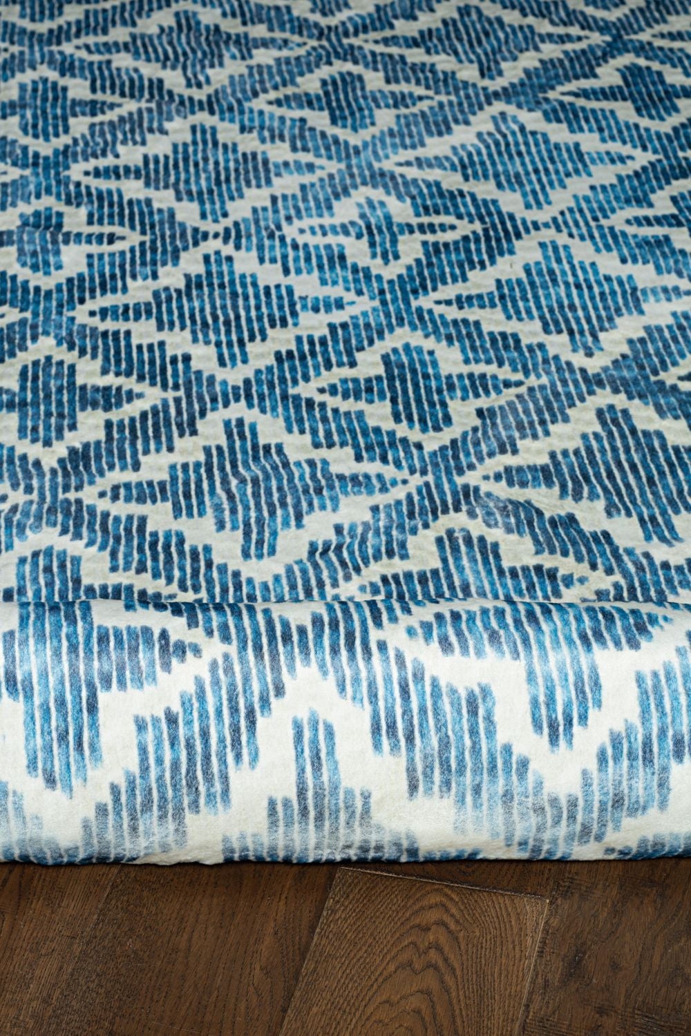 Motif Printed Faux Rabbit Linear Blue & White 3 ft. x 5 ft. Accent Rug