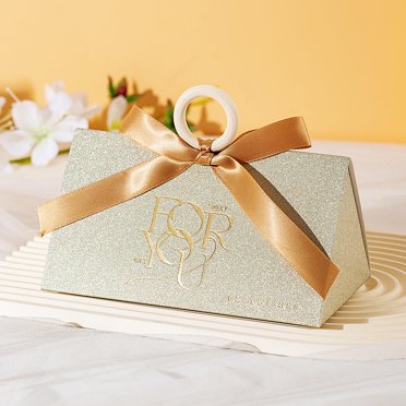European Style Wedding Candy Box Packaging Box Paper Box Premium Candy Gift Box with Ribbon and Wooden Ring for Wedding Party
