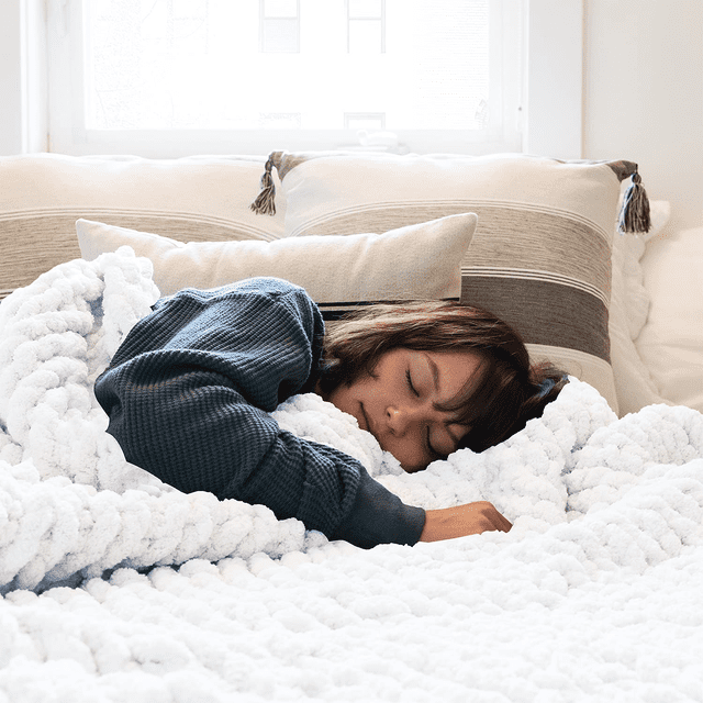 Comtest Chunky Knit Throw Blanket Chenille, White, 47"x71"(Home Size)