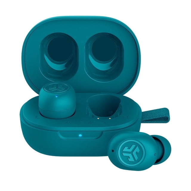 JLab JBuds Mini Écouteurs Véritables Sans Fil Couleur Sarcelle, Dotés d'Un design compact avec Connectivité Bluetooth multipoint, mode Be Aware pour une Écoute Sécuritaire, et Résistance à la Sueur et à la Poussière IP55. l'Image Montre les Écouteurs avec Leur Étui de Recharge, Qui Est 50 % Plus Petit Que l'Étui GO Air POP. les Écouteurs Offrent 3 modes d'Égalisation, microphones à Réduction de Bruit pour des Appels Clairs, et Capacités de Recharge Rapide.