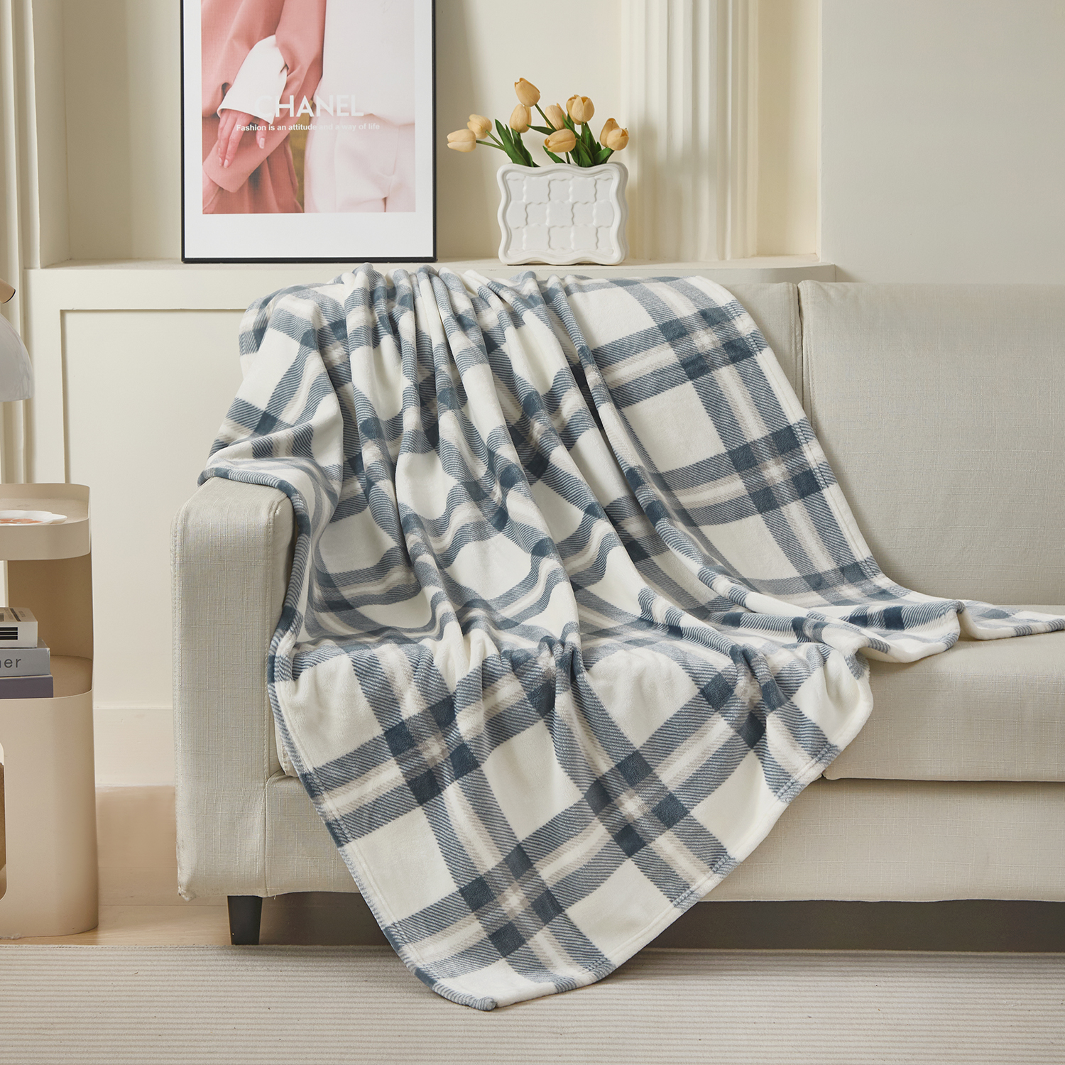 Mainstays velvet plush throw,size 50X60",plaid print pattern.