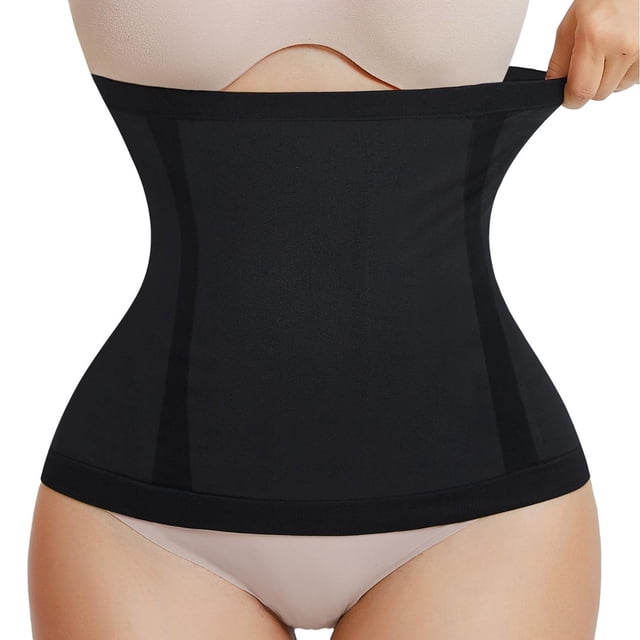 Gaine Taille Noire G/TG pour Femmes Conçue pour le Contrôle du Ventre et la Mise en Forme du Corps. Fabriquée en Tissu Extensible et Respirant en nylon et spandex, Elle Présente 4 Baleines en Acier Flexibles pour le Soutien et une compression à 360° pour Amincir et Améliorer la posture. la Gaine Est invisible sous les Vêtements et Convient à la Récupération Post-Partum, au Port Quotidien Ou aux occasions Spéciales.