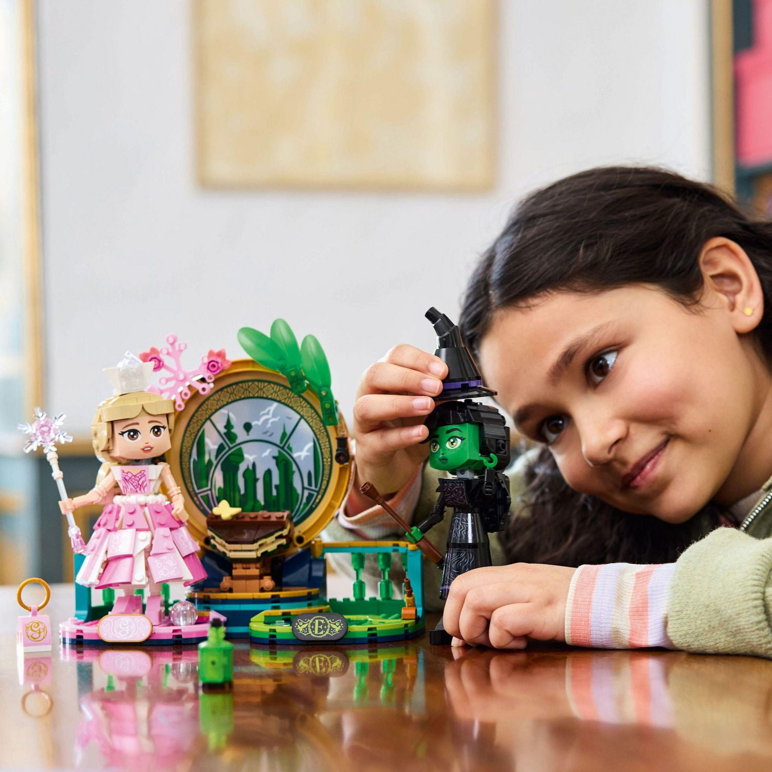LEGO Wicked Figurines Elphaba et Glinda 75682 Ensemble de construction (558 pièces)