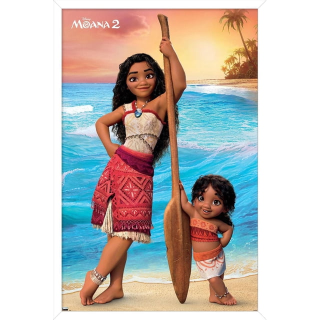 Disney Moana 2 - Affiche Murale Moana et Simea, 22,375 Pouces x 34 Pouces Encadrée Montrant Deux Personnages Animés Debout sur une Plage Sablonneuse avec des Vagues d'Océan et un Ciel au Coucher du Soleil. le Plus Grand Personnage Porte un Haut Blanc avec Bordure Rouge et une Jupe à Motif Rouge, Tenant une Grande Pagaie en Bois. le Plus Petit Personnage Porte une Tenue à Motif orange et Blanc et s'Adosse à la Pagaie Près des Palmiers sur le Rivage.