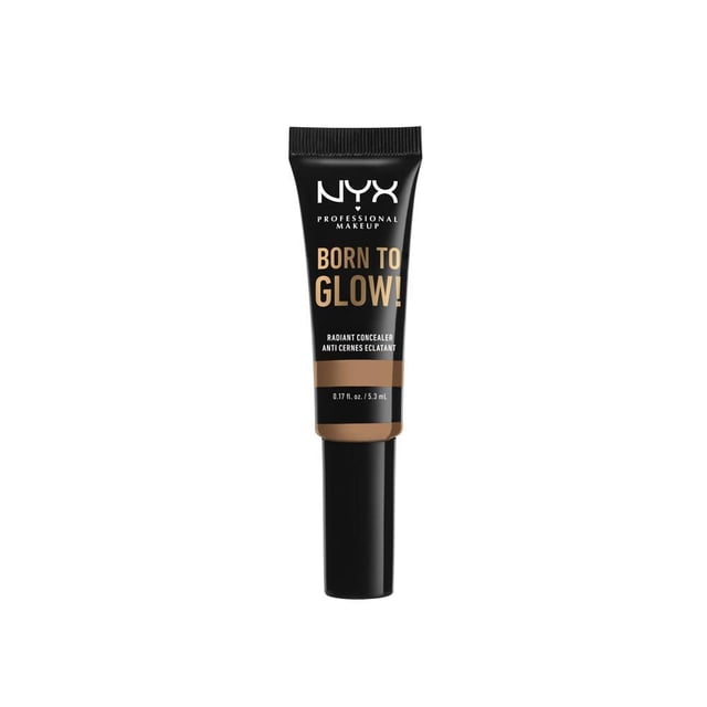 NYX Professional Makeup Born to Glow! Cache-Cernes Éclatant tube de 5,3 ml en Noir avec Lettrage beige, Doté d'Une Formule Infusée de Microperles Qui Illumine les Yeux et les contours, avec un Applicateur à Houppette Intégré pour un Estompage Facile et une application Précise.