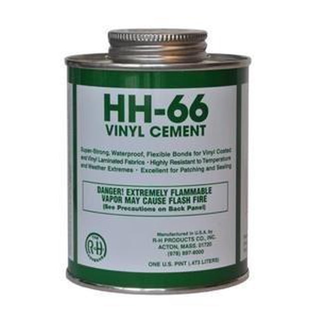 HH-66 PVC Ciment Vinyle avec Brosse 16 Onces par HH-66 PVC Ciment Vinyle. une Canette Métallique Verte et Blanche avec Couvercle à Vis, Étiquetée comme Adhésif de Liaison Imperméable et flexible pour Tissus Enduits de Vinyle et Laminés. l'Étiquette Comprend des Avertissements de Sécurité sur l'Inflammabilité. Fabriquée par RH Products aux États-Unis.