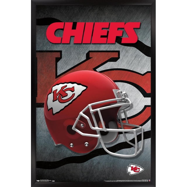 NFL Kansas City Chiefs - Affiche Murale de Casque 16, 22,375 Pouces x 34 Pouces Montrant un Profil Latéral d'Un Casque de football des Kansas City Chiefs Rouge avec un Masque Blanc et le logo Rouge et Blanc à Pointe de Flèche de l'Équipe, sur Fond Métallique Texturé avec un Grand logo des Chiefs Délavé et un Texte « Chiefs » Rouge Audacieux en Haut, Imprimé sur du Papier d'Affiche Lustré, Convient pour Décorer des Chambres, des B
