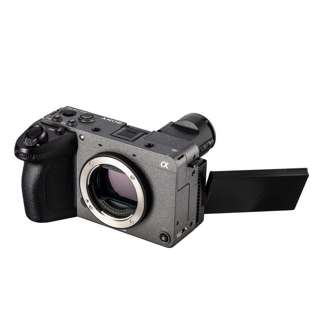 Sony FX2 Appareil Photo de Cinéma Plein Cadre Seulement, Doté d'Un Capteur Plein Cadre Exmor R CMOS 33MP et d'Un Processeur d'Images BIONZ XR. l'Appareil Photo Offre 15+ Arrêts de Plage Dynamique en mode Log avec Double base ISO (800/4000) et modes de Prise de Vue Log Flexibles, Incluant ISO flexible, Cine EI et Cine EI Quick. Il Comprend un EF à Angle Ajustable et une Conception Robuste pour une Mobilité Élevée et une Fiabilité Élevée, Idéal pour le Tournage