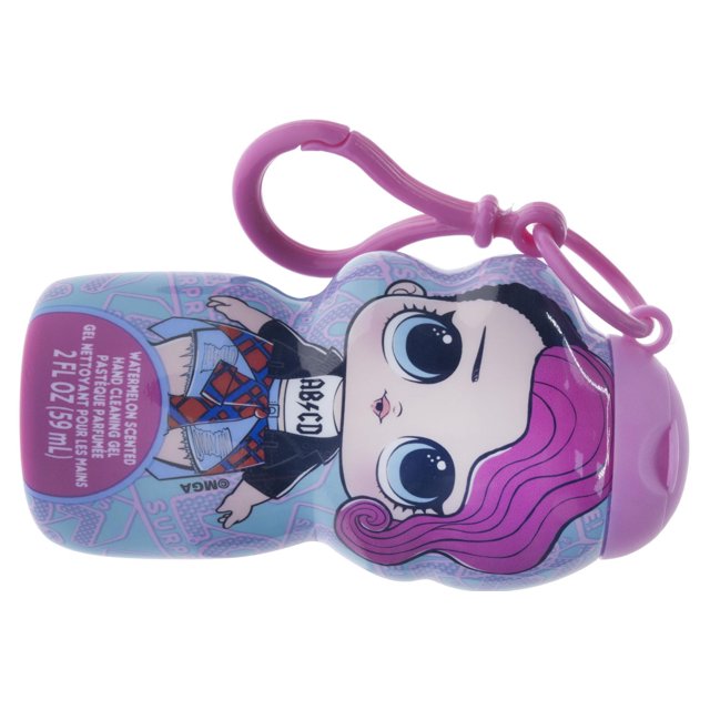 L.O.L Surprise! Gel Nettoyant pour les Mains dans une Bouteille Compressible de 2 fl oz (59 ml) en Forme de Poupée aux Grands Yeux Bleus et aux Cheveux Roses, avec un Support Violet à Pince pour Sacs à Dos Ou Sacs à Main, Gel Désinfectant pour les Mains Parfumé à la Melon D\'eau Idéal pour la protection contre les Germes en Déplacement.