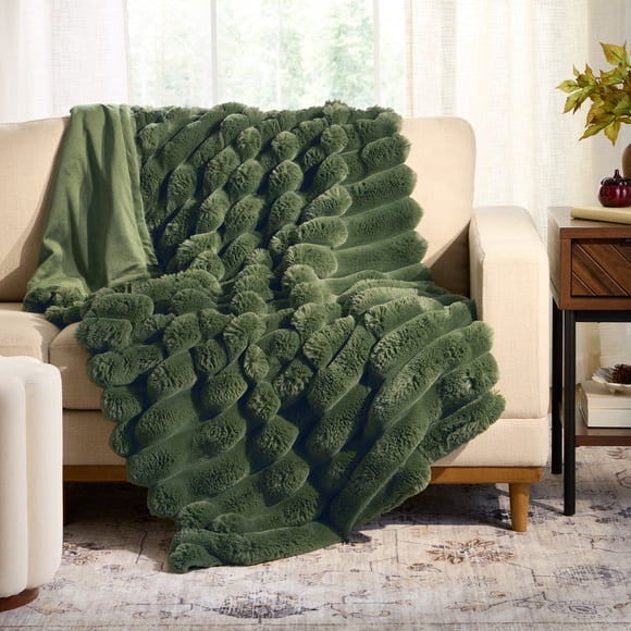 Better Homes & Gardens Green Channel Faux Fur Oversized Throw, 50" x 72"