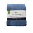 thumbnail image 1 of Couverture micro en molleton Mainstays en bleu solide, 1 of 3