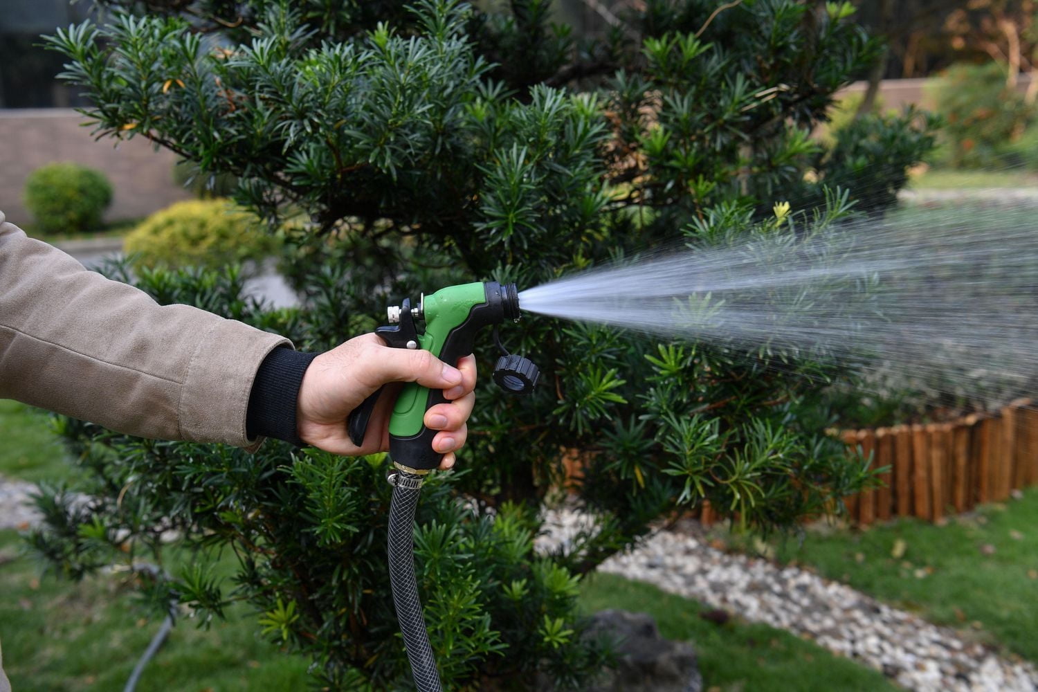 Expert Gardener Adjustable Rear Trigger Nozzle