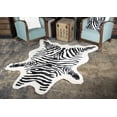 thumbnail image 3 of Luxe Tapis Classique Fausse Peau / 5.25'x7.5', 3 of 4