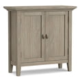 thumbnail image 1 of Armoire de Rangement Basse Transitionnelle Redmond en Bois Massif de 32 Pouces en Gris Vieilli, 1 of 8