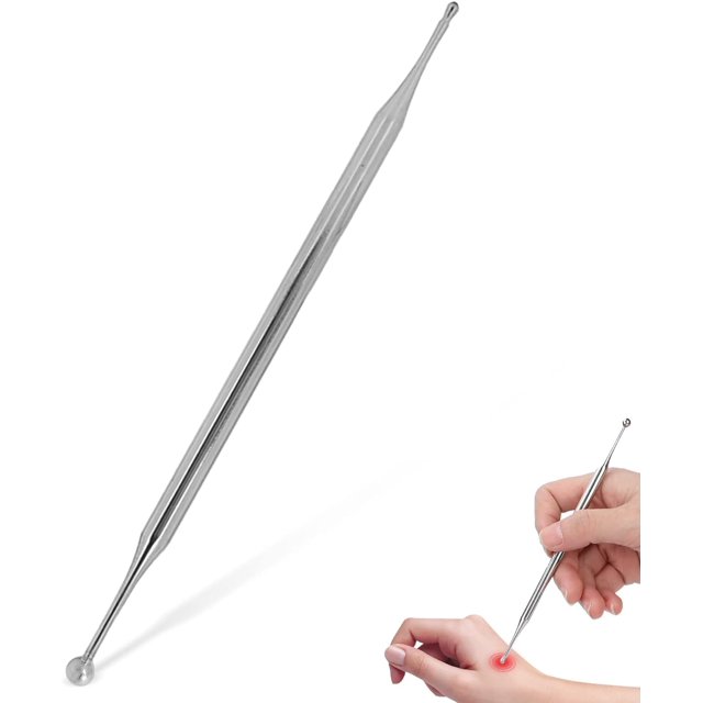 HAHADAXA Stylo d'Acupuncture, Outil de Réflexologie en Acier Inoxydable à Double Tête Conçu pour le massage des Tissus Profonds et la Réflexologie Faciale. le Stylo Présente une Conception à Double Tête avec une Grande et une Petite Tête de massage pour un Usage Polyvalent. Il Est Montré en Gros Plan, Mettant en Valeur Sa construction en Acier Inoxydable Élégante et durable. une image Secondaire Démontre Son Utilisation sur une Main pour l'Acupression et la relaxation Musculaire.