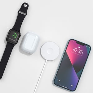 COFEST Up to 65% off 3 In 1 Magnetic Wireless Charger IOS & android Maximum 15W Qi-Certified Fast Wireless Charging Pad Charger White