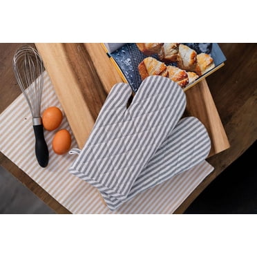 Fabstyles Bistro Stripe Oven Mitt Set: Stylish Safety for Your Kitchen