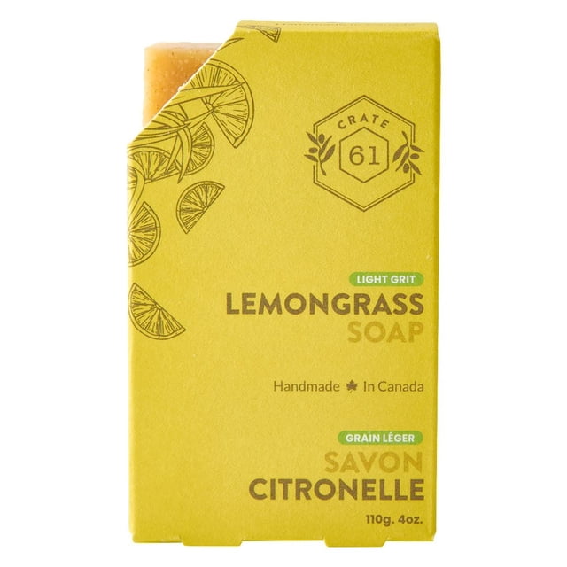 Savon en Barre Naturel Propre et Frais / Barre de Savon à la Citronnelle de 110 g Partiellement Emballée dans un Emballage Jaune avec des illustrations de Tranches de Citron, Étiqueté « Savon à la Citronnelle à Grain Léger » et « Fait à la Main au Canada » par Crate 61 Organics Inc, Idéal pour le Bain et la Douche avec un Arôme Naturel Frais.
