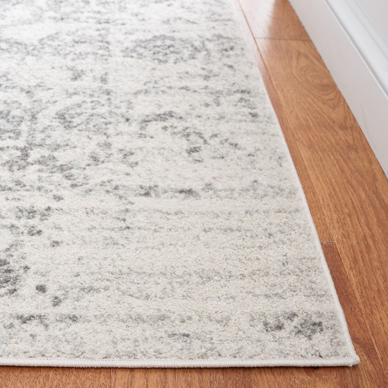 SAFAVIEH Madison Katina Tapis Traditionnel Délavé