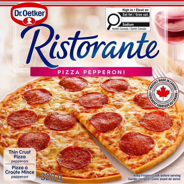 Dr. Oetker Ristorante Pizza au Pepperoni à Croûte Mince Nappée de Pepperoni, de mozzarella Fondue et de Fromage Edam sur sauce Tomate, une Tranche Légèrement Étirée sur une Assiette Blanche, 320 g, Fabriqué au Canada, Idéal pour une Cuisson Rapide au Four.