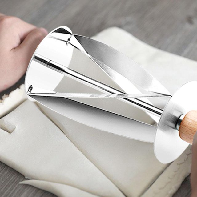 LHCER Stainless Steel Rolling Dough Bread Croissant Cutter Pastry Baking Accessories, Baking Tool, Rolling Dough Cutter