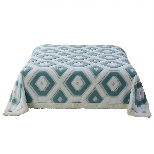 Double-Layer Lambswool Throw Blanket for All Seasons, Soft and Lightweight for Sofa and Bed, Machine Washable with Luxurious Feel and Durable stitching