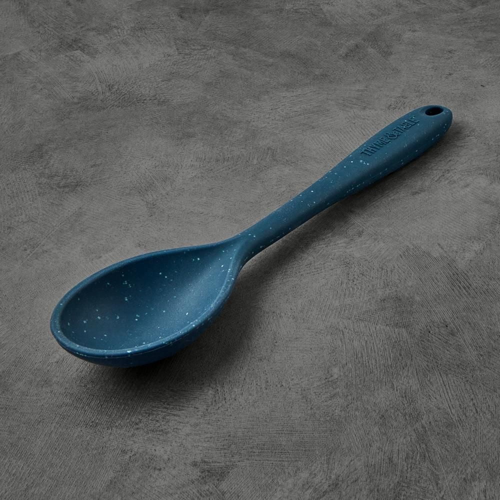Thyme & Table Cuillère de cuisine en silicone Bleu moucheté