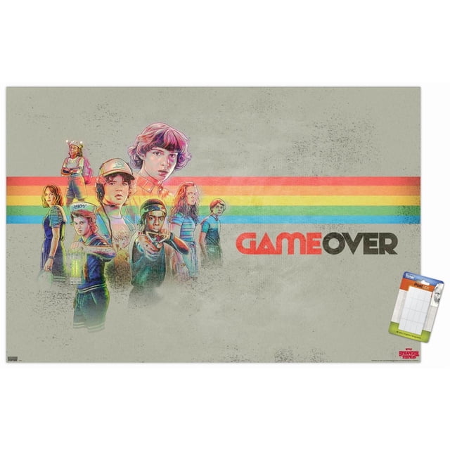 Netflix Stranger Things 3 - Affiche Murale Game Over avec Punaises, 14,725 Po x 22,375 Po, Présentant une illustration de Style Rétro de Huit Personnages de la Série à Gauche avec une Rayure Arc-en-Ciel Horizontale en Rouge, orange, Jaune, Vert et Bleu derrière, et le Texte Audacieux « Game Over » en Rouge et Noir sur un Fond Gris Texturé, Imprimé sur Papier d'Affiche Lustré avec Supports Adhésifs Inclus, Idéal pour Décorer des Chambres, des Résidences Étudiantes