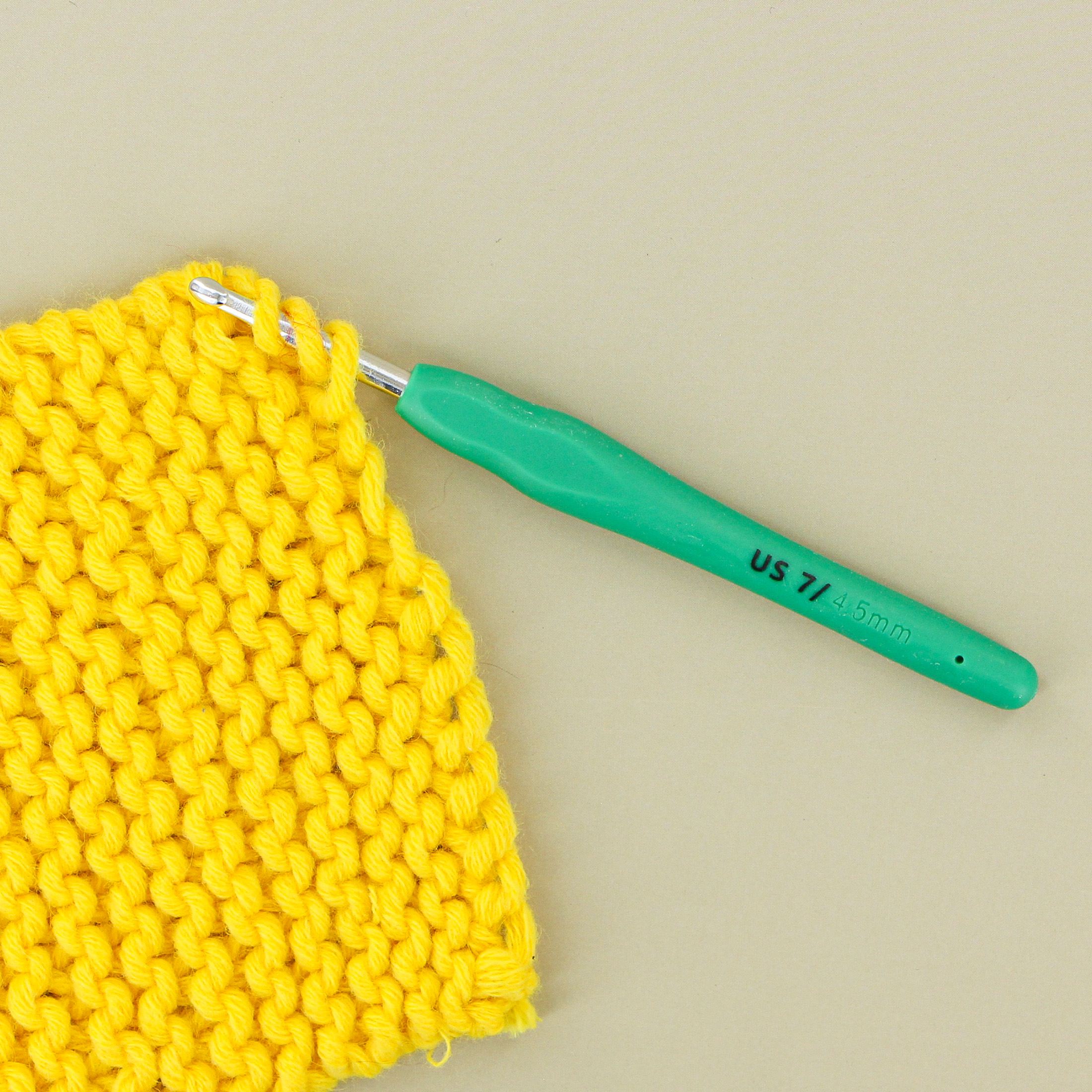 LOVE KNITTING Soft-Grip Aluminium Crochet Hook, 4 mm (0.16 in.)