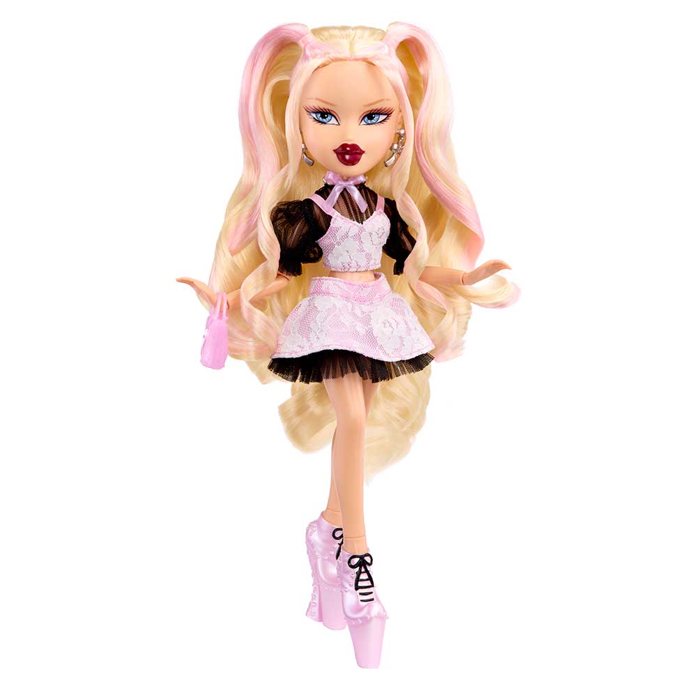Bratz Stylin’ Birthdayz Cloe Fashion Doll with Customizable T-Shirt for You and Accessories