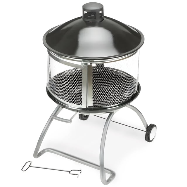 Four Seasons Courtyard 28 Pouces Portable Fire Pit avec Conception à Porte Coulissante, Idéal pour le Chauffage Extérieur et les Rassemblements. Comprend un Couvercle Supérieur en Porcelaine Noire Cuite et un Bol Inférieur, un Écran Anti-Feu Plaqué ZINC pour une Visibilité de Flamme à 360 Degrés, et des Pattes de tube Enduites de Poudre Argentée avec Roues Arrière et une Poignée de Traction avant pour une Mobilité Facile. Comprend un Tisonnier et Mesure 28 x 28 x 45 Pouces.