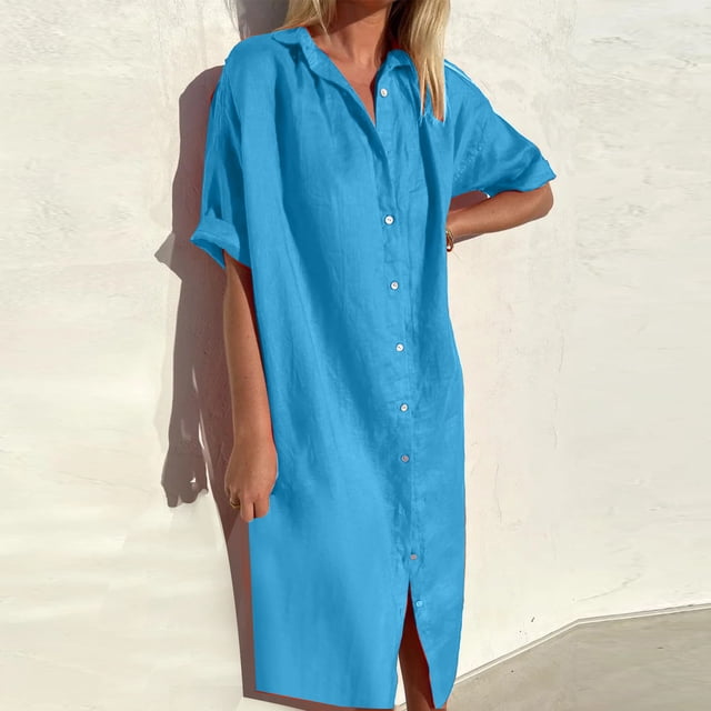 Jusqu'à 65 % de Rabais! Robes d'Été Mode pour Femmes 2024 Grande Taille Printemps et Col à Revers Robe en Coton et Lin à Boutons Décontractée avec Poches Robe Chemise à Manches Courtes. l'Image Montre une Robe Chemise Décontractée à Manches Courtes de Couleur Unie Bleue avec Col à Revers et devant Boutonné. la Robe Présente une Coupe Décontractée, Ourlet Longueur Genou et Tissu Léger Coton-Lin, Idéale pour l'Été. Convient aux Sorties Décontractées, au Port Quotidien Ou aux Événements du Printemps.