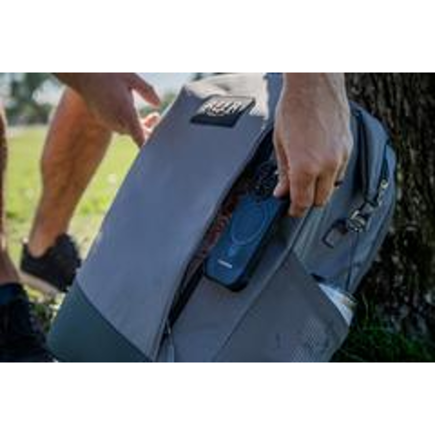RovR TravelR Backpack 25 (Charcoal)