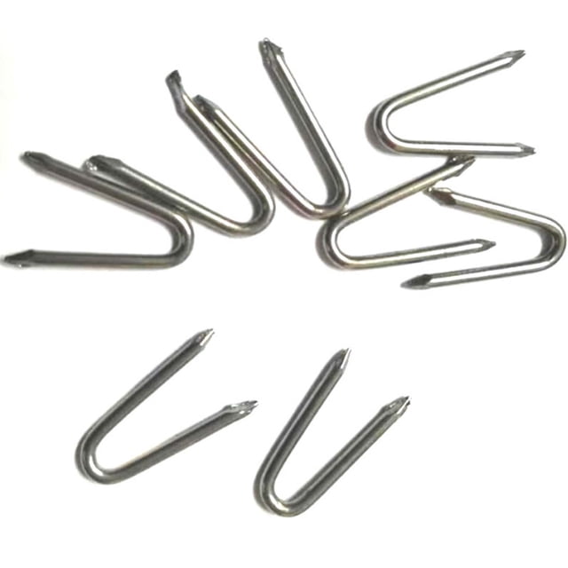 70 Pcs Galvanized Steel Wire Fencing Staples - 30 X 2.8 Mm, U-Shaped, Sturdy, for Fences and Grid Structures