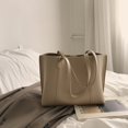 thumbnail image 3 of Grand Sac Fourre-Tout Réversible pour Femmes Rétro à Franges en Cuir, Sacs à Bandoulière, Sacs à Main Mode pour Dames, Sac Cartable (Blanc), 3 of 7