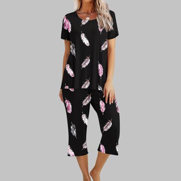 FAFWYP Pyjama pour Femmes Ensemble, Tenue de Nuit en Coton Doux Ensembles de Pj Manches Courtes Col Ras du Cou Hauts et Pantalons Capri Vêtements de Nuit Ensemble Détente 2 Pcs, P-3TG