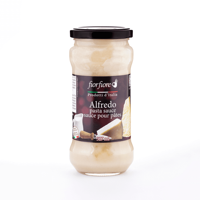 Fiorfiore Sauce pour Pâtes Alfredo 327 ml dans un Pot en Verre Transparent avec Couvercle Noir, Présentant une Étiquette avec des images de Parmesan Italien et de Pecorino, Faite avec du Beurre, de la Crème au Lait et des Fromages Italiens, Idéale pour Assaisonner les Pâtes, le Poisson, le Poulet, la Viande et les Légumes.