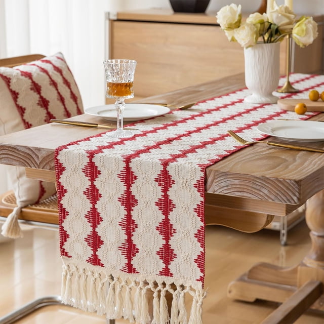 Leutsin Chemin de Table de Noël Rouge, Décorations de Noël Chemin de Table, Serviette de Noël Brodée Nappe, Nappe de Table à Thé Nappe de Table à Manger Housse de Commode Noël Nouvel An Tissus Décoratifs