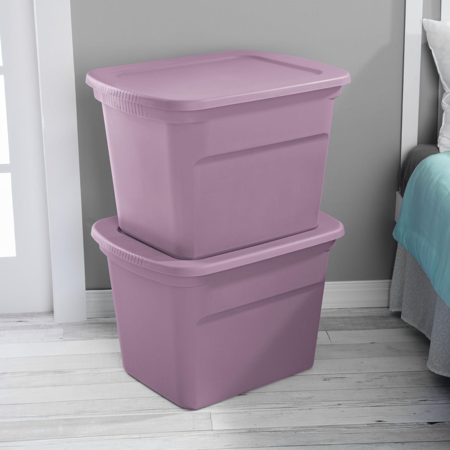 Sterilite Bac de rangement en plastique de 68 L avec couvercle à pression, empilable - violet