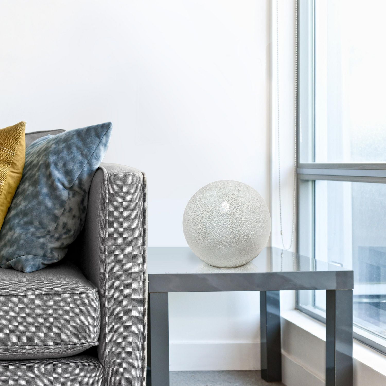 Lampe de table Simple Designs en forme de boule en pierre mosaïque à 1 lumière, blanche