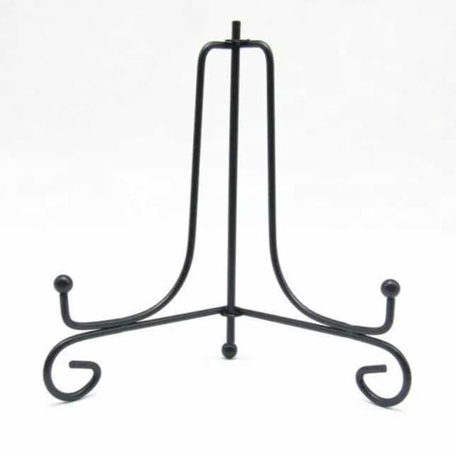 MYG Diy picture frame black iron plate display stand rack easel storage stand. Made of durable black iron with a minimalist design, featuring curved feet and a sturdy back support. Suitable for holding picture frames, books, bowls, or craft displays. Ideal for home or office use.