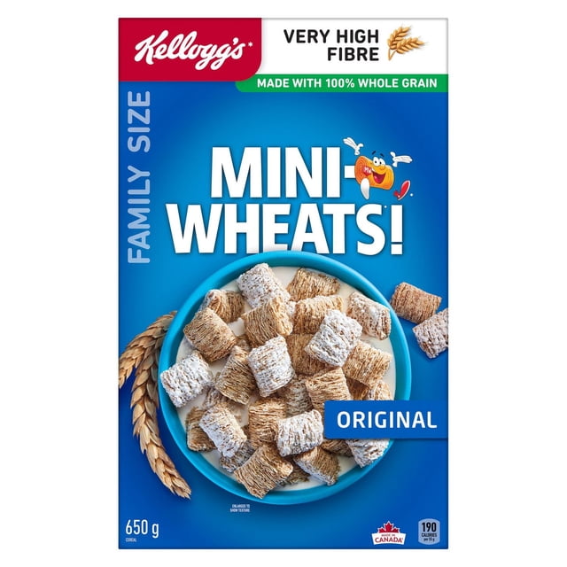 Kellogg's Mini-Wheats Cereal Original Boîte Format Familial 650 g avec Fond Bleu Affichant un Bol de Céréales de Blé Déchiquetées Givrées dans du Lait, Étiquetées Très Riches en Fibres et Faites avec 100 % de Grains Entiers, Présentant une Feuille d'Érable Canadienne et 190 calories par Portion, Idéal pour un Déjeuner Nutritif Riche en Fibres.