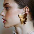 thumbnail image 5 of Boucles d'Oreilles Texture Métallique Deux Papillons Style Féminin, 5 of 5
