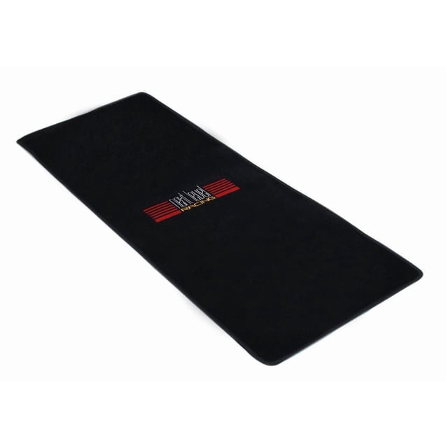 Next Level Racing Tapis de Sol Noir de Forme Rectangulaire avec Bords Arrondis, avec un logo Next Level Racing Brodé Rouge et Jaune Centré sur le Tapis, avec une sous-Couche Antidérapante pour Protéger les Planchers et Compléter l'Allure des cockpits de Course Ou des Supports de Roues, Convient Aussi pour Protéger les Planchers sous les Chaises de Jeu.