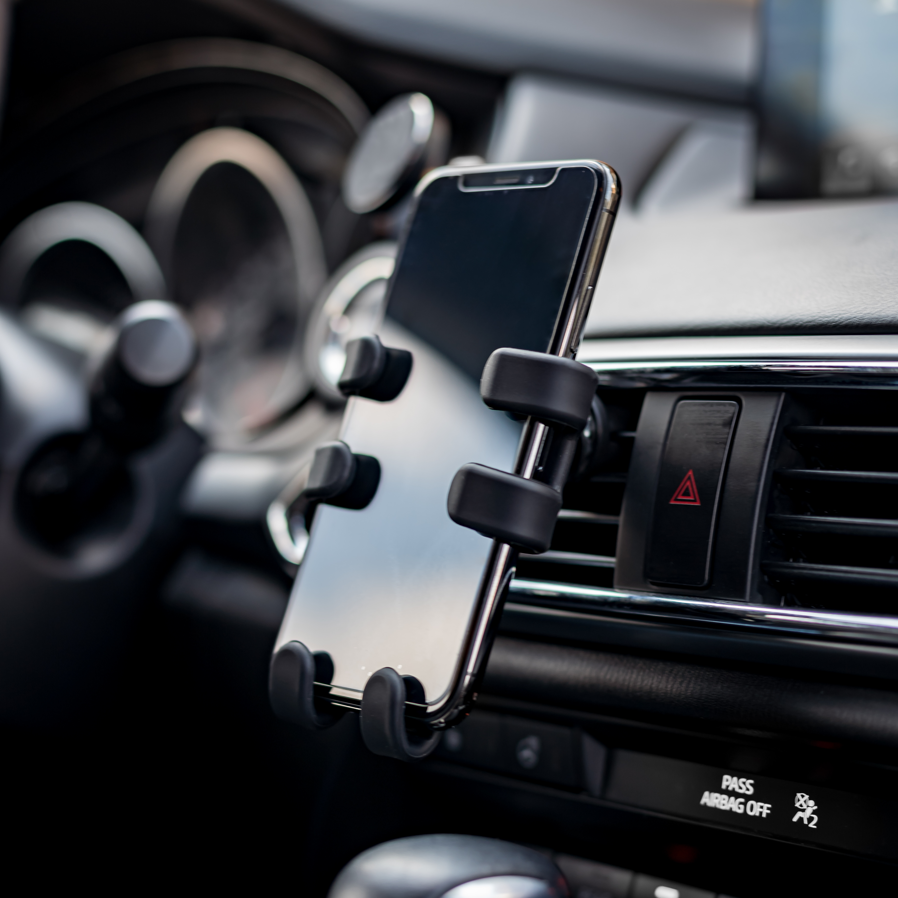 Support de téléphone pour voiture Alpena Original Black « Hug Buddy » à fixation universelle