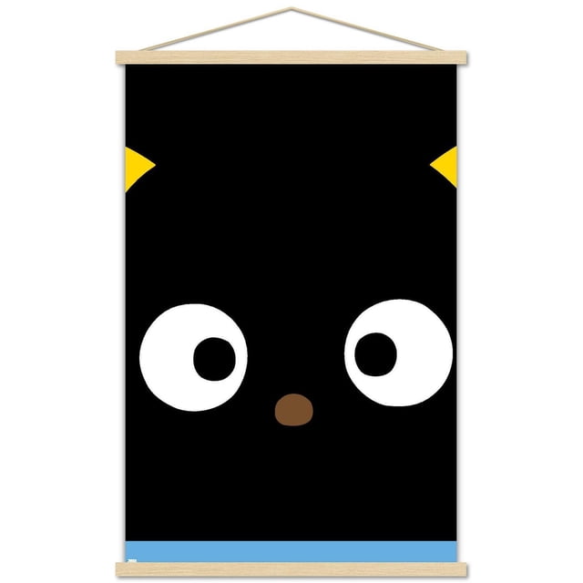 Hello Kitty and Friends - Affiche Murale Gros Plan de Chococat, 22,375 Pouces x 34 Pouces, Présentant un Gros Plan du Visage Noir de Chococat avec de Grands Yeux Blancs, des Élèves Noirs, un Petit Nez Brun et des Oreilles Jaunes sur un Fond Noir, Imprimée sur Papier Lustré avec des Cintres à Cadre en Bois, Convient à la Décoration Murale de Chambre Ou de Bureau.