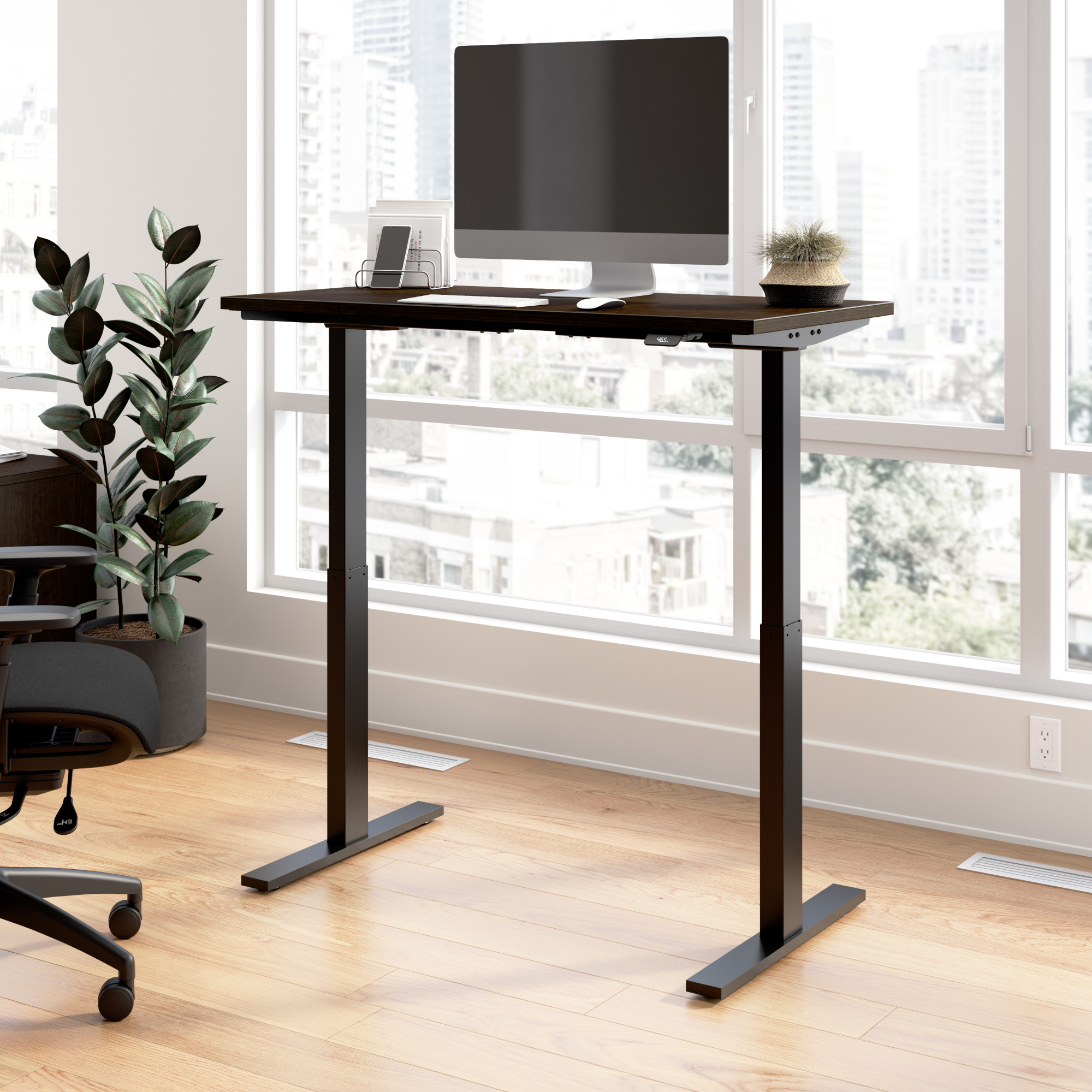 Move 60 Series Bureau Debout Réglable 48W en Cerisier Moka - Bois d'Ingénierie
