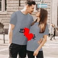 thumbnail image 4 of Chandails Mignons pour Couples Assortis Imprimé Cœur de la Saint-Valentin Mode Manches Courtes Décontracté Col Rond T-Shirt Ample Confortable Confortable Doux Tenue de Vacances pour Lui et Elle Vêtements Gris TTTG, 4 of 6