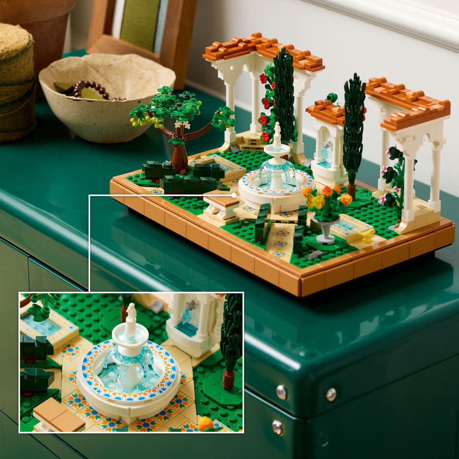 LEGO Icons Le jardin à la fontaine 10359 Ensemble de construction (1302 pièces)