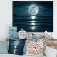 thumbnail image 3 of Designart Super lune sur la mer I ART MURAL À CADRE FLOTTÉ, 3 of 4
